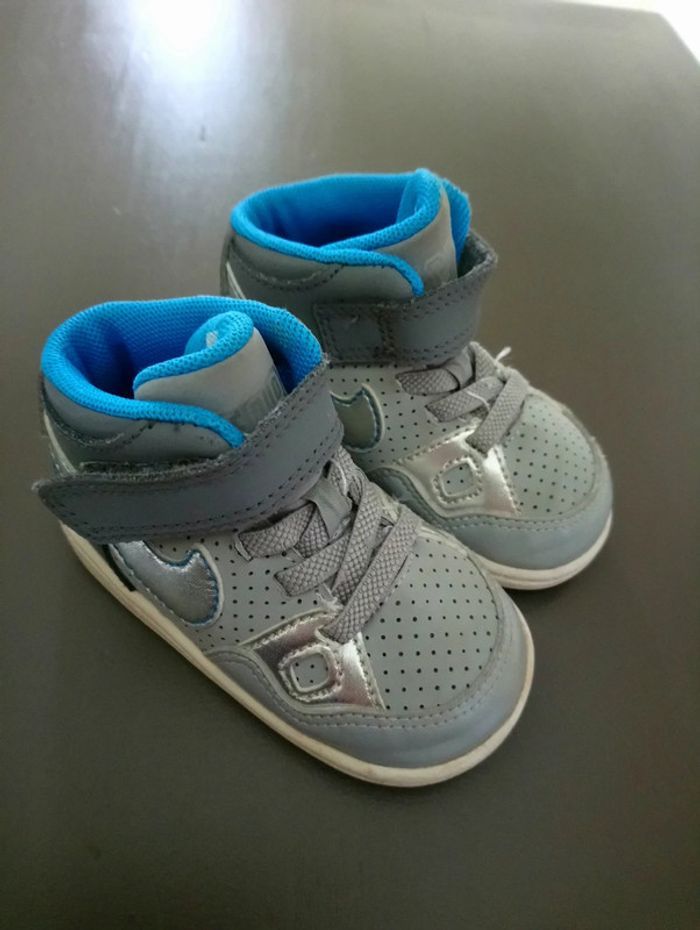 Basket Nike bébé - photo numéro 1