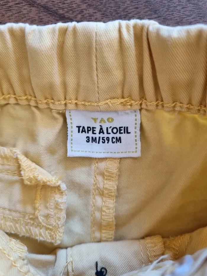 Vend pantalon jaune 3 mois - photo numéro 3