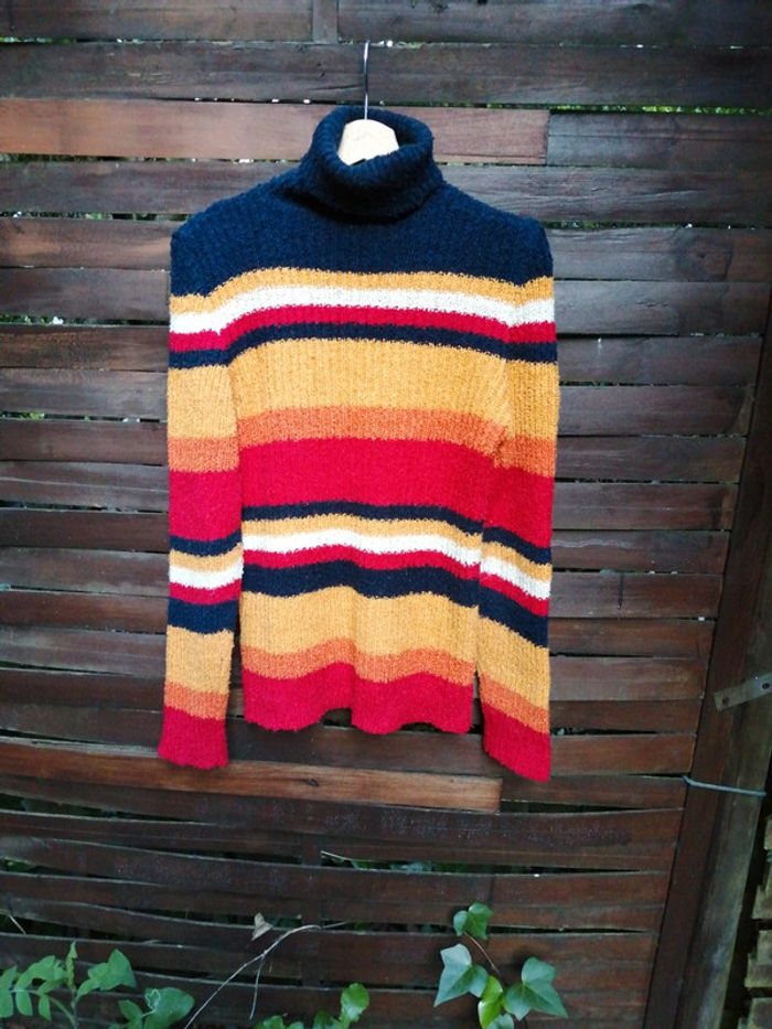 Joli pull col roulé rayé - photo numéro 4