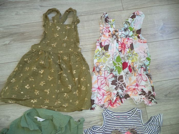 Lot 4 robes été 4 ans dont 1 Sergent major - photo numéro 2