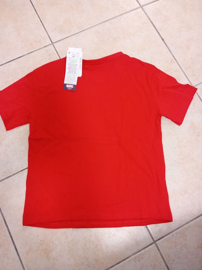 Tee shirt Neuf spiderman 10 ans - photo numéro 2