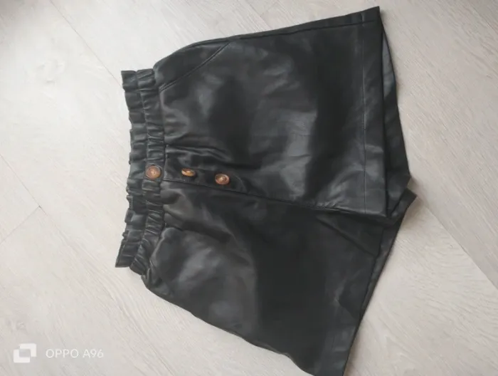 Short simili cuir