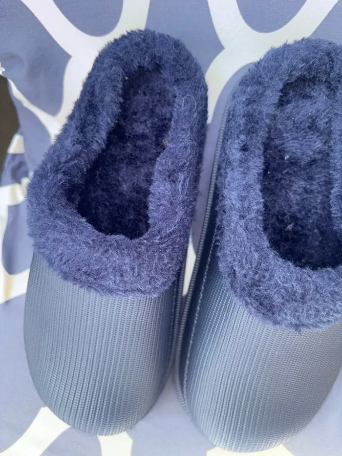 Sabots fourés  neuf style crocs t 37 - photo numéro 2