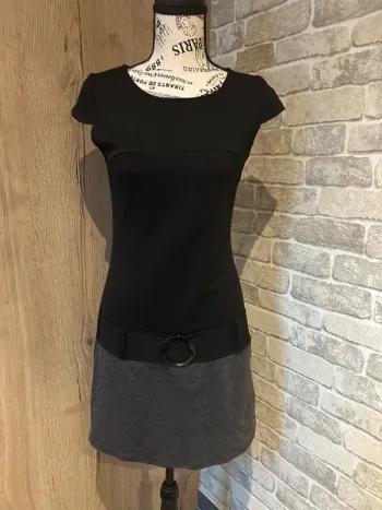 Robe noire et grise taille 34/36