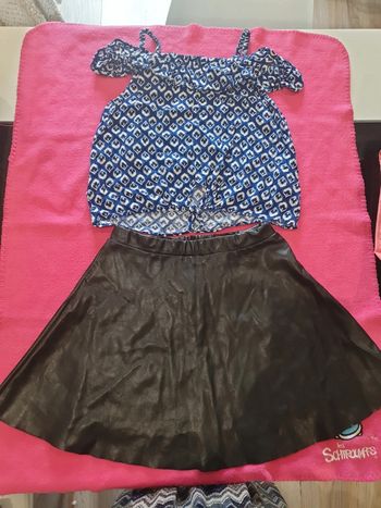 Ensemble crop top et jupe en simili