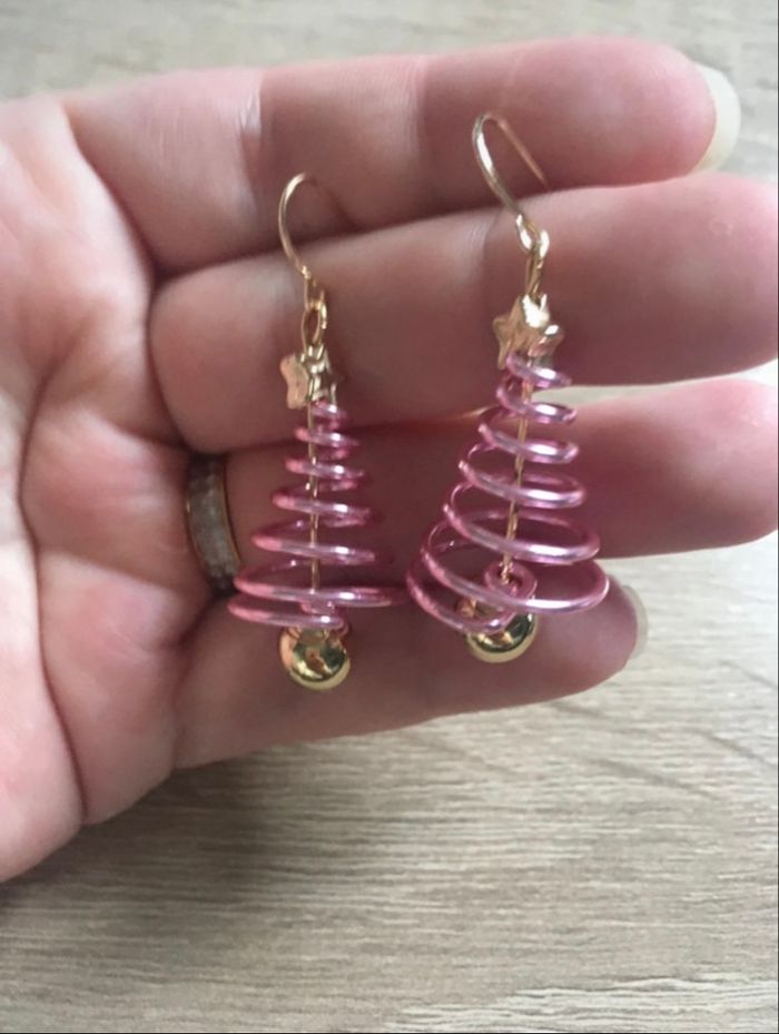Boucles d’oreilles NEUVES pour femme forme de sapin couleur rose et doré - photo numéro 3