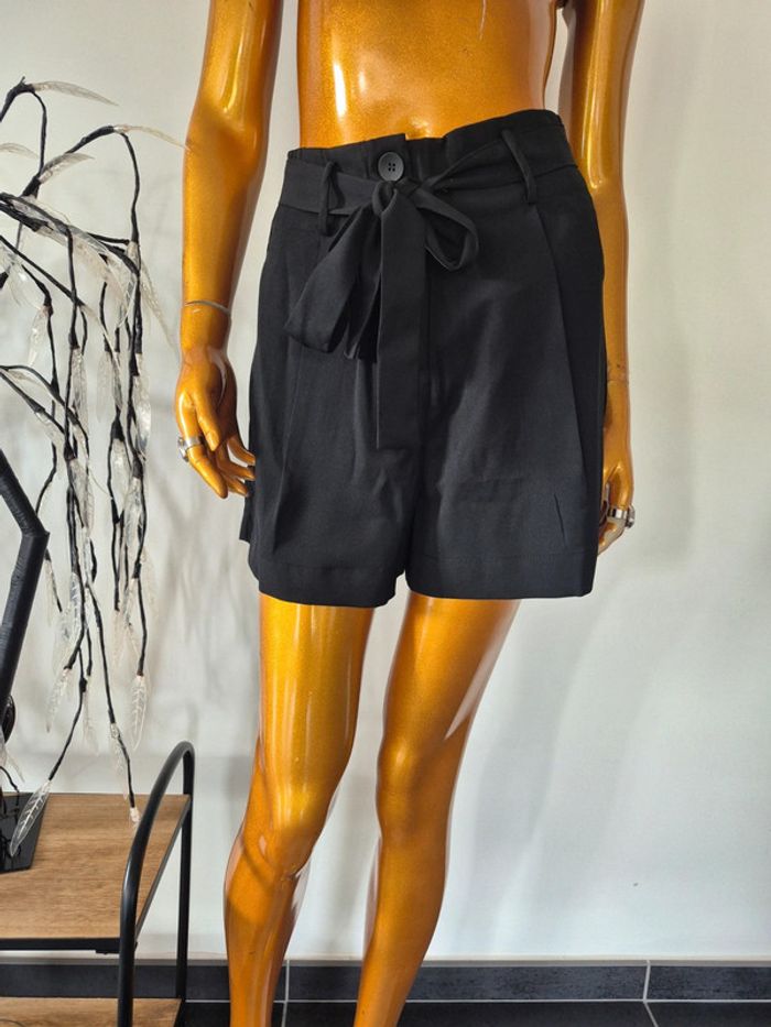 Short Noir avec ceinture Femme Taille S/36