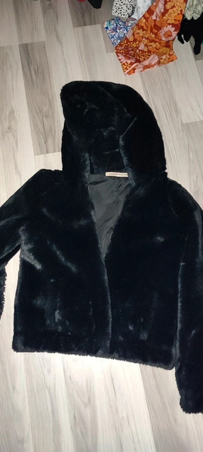 Manteau fausse fourrure a capuche - photo numéro 2