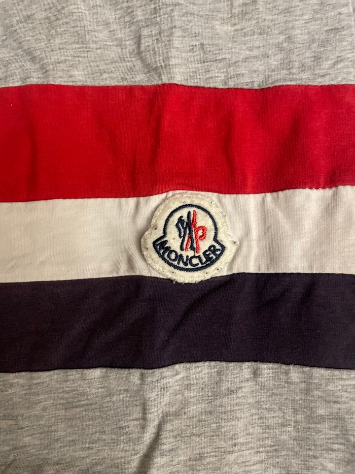 tee-shirt homme Moncler taille S gris bandes bleu blanc rouge parfait etat - photo numéro 3