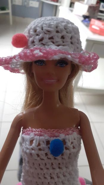 vêtements pour Barbie 2+1€