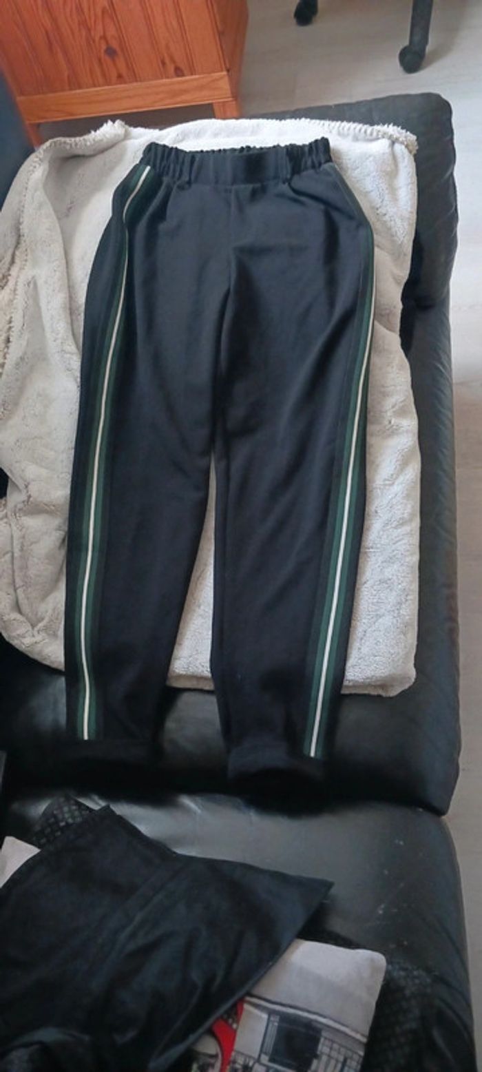 Pantalon/ jogging taille XS . Bershka - photo numéro 2