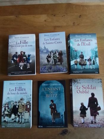 Lot livres DYNEY COSTELOE
