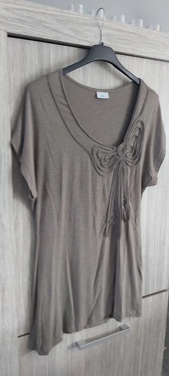 Magnifique t-shirt gris avec nœud taille S