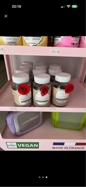 4 boîtes Lashilé beauty gummies ddm dépassée