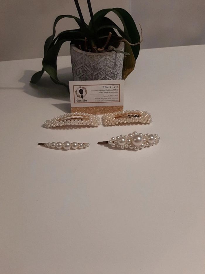 Barrettes à cheveux avec des perles