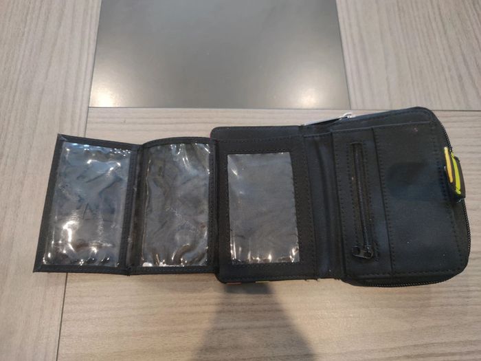 Portefeuille - photo numéro 5