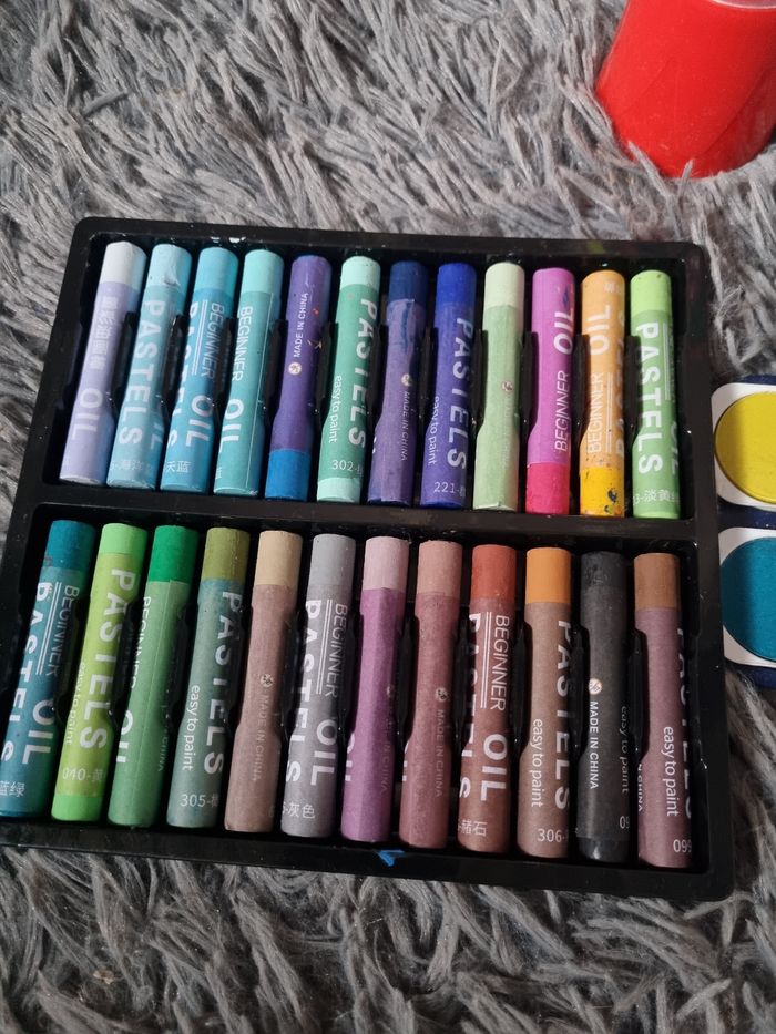 Lot fournitures à dessins ou scolaires - photo numéro 2