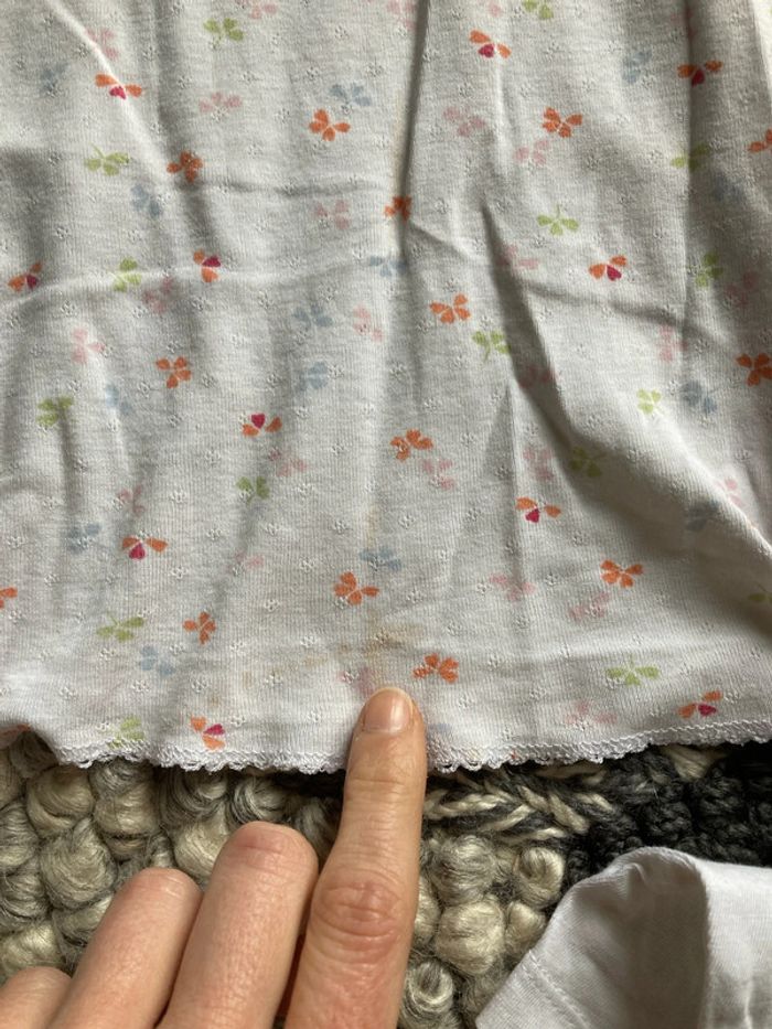 Lot chemises de nuit et t-shirt - photo numéro 5