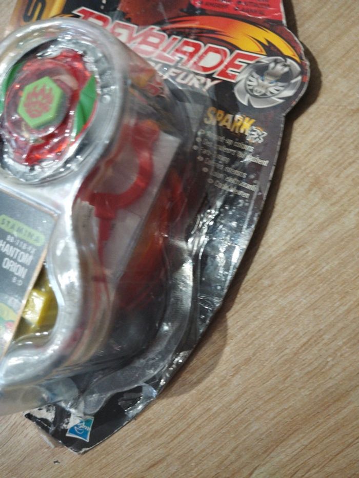 Beyblade metal fury hyperblades phantom orion 2012 hasbro - photo numéro 3