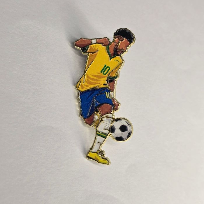 Pin's NEYMAR FOOT FOOTBALL - photo numéro 1