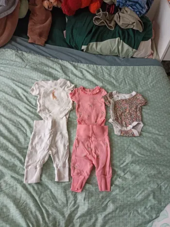 Lot Body et legging 1 mois