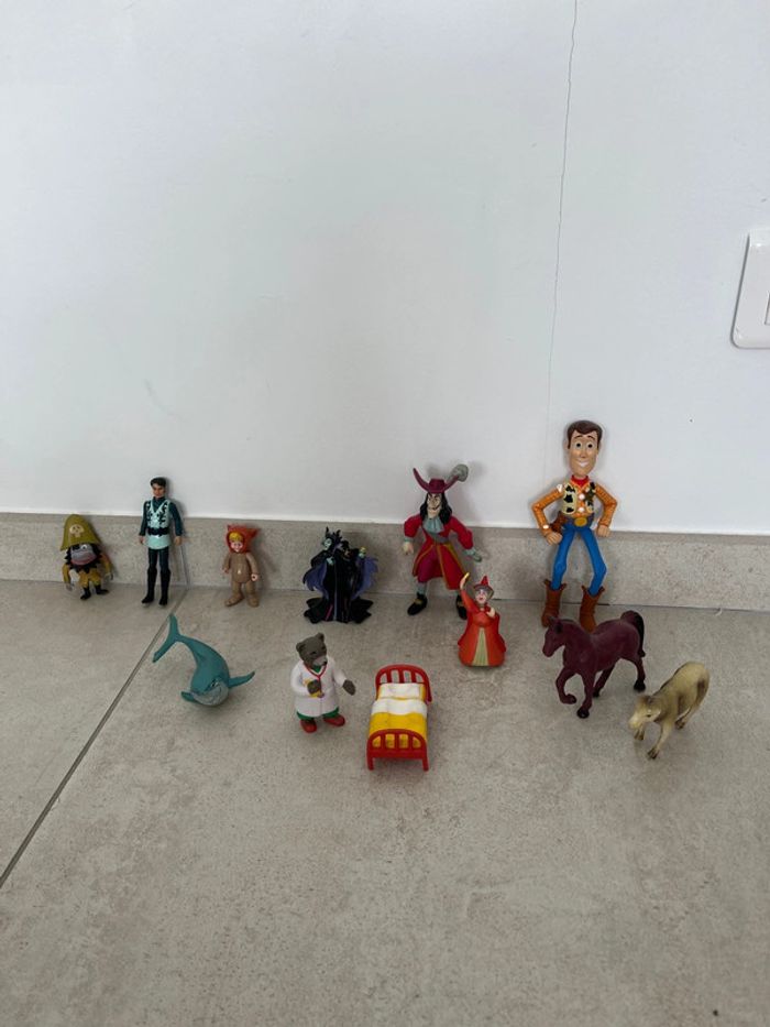 Différentes figurines