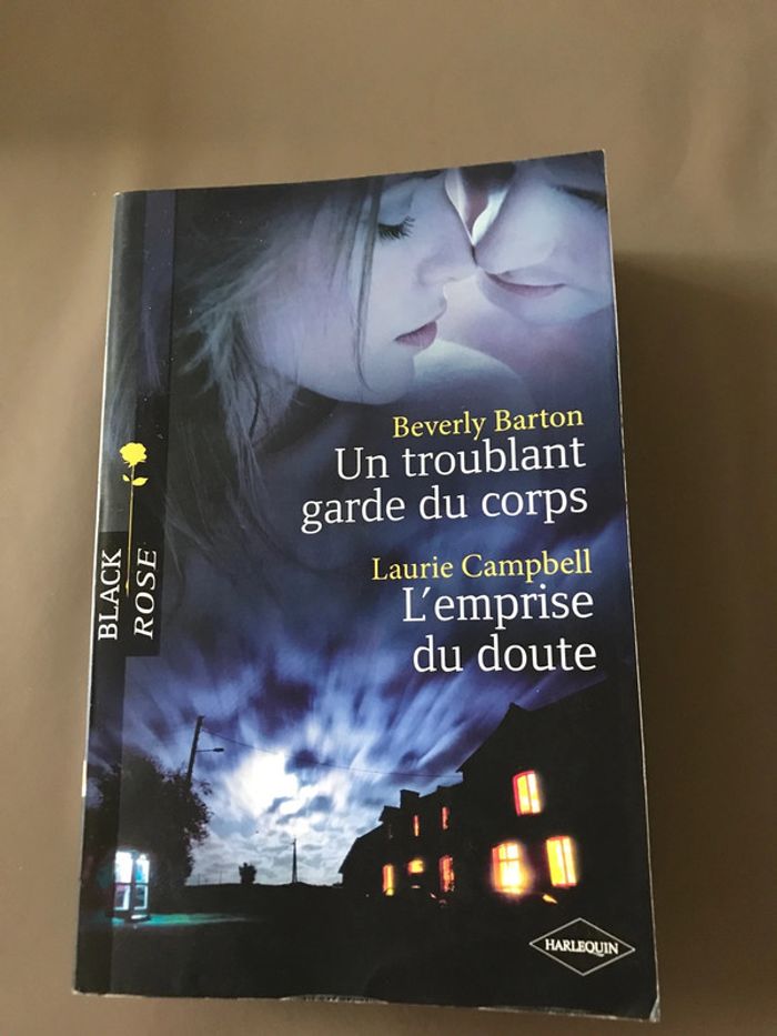 Livre collection Harlequîn 2 histoires