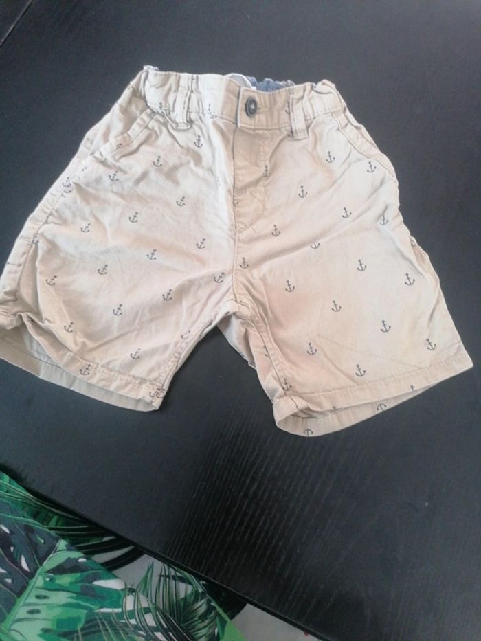 Short h&m 12/18 mois
