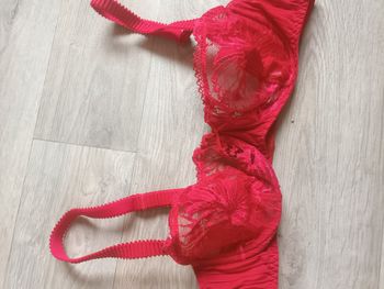 Soutien gorge 95B Simone Pérèle rouge presque neuf en dentelle et armature