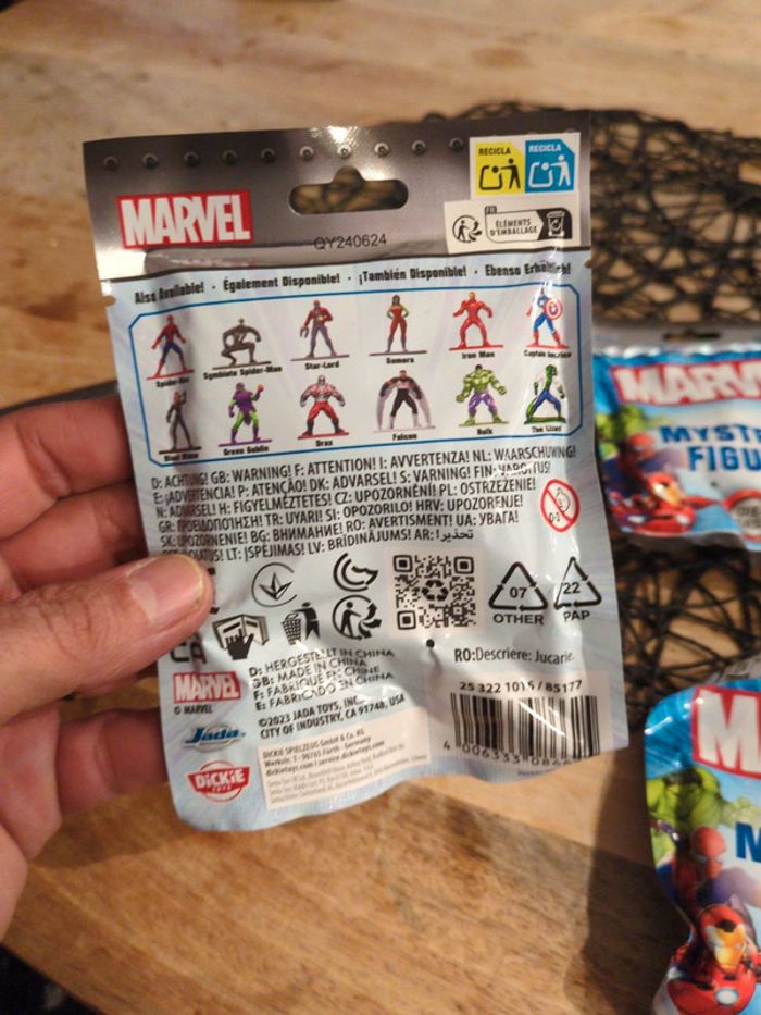 Lot de 5 figurines metal suprise marvel - photo numéro 5