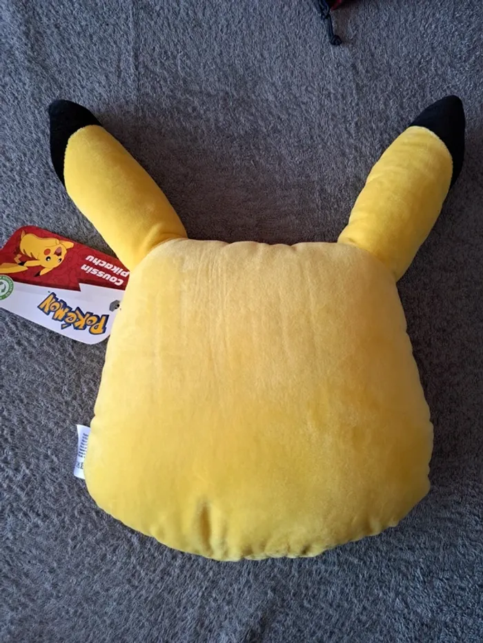 Coussin pikachu - photo numéro 2