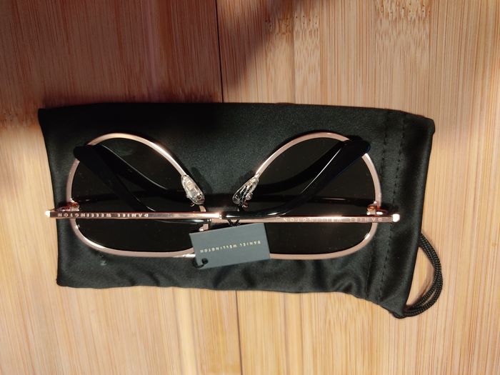 Lunettes de soleil Daniel Wellington neuve - photo numéro 9
