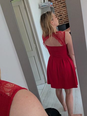 Robe avec superbe dos en dentelles