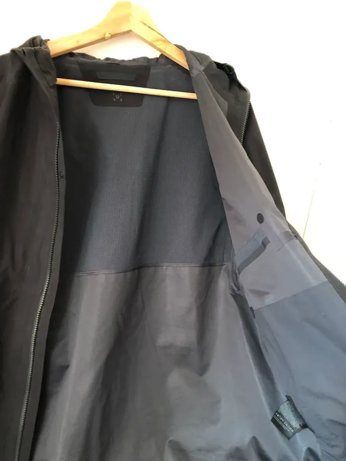 Veste imperméable Lululemon M - photo numéro 4