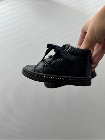 Paire de bottines montantes