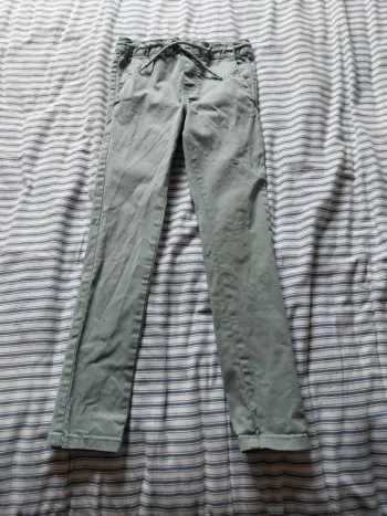 Pantalon slim taille élastique avec lien