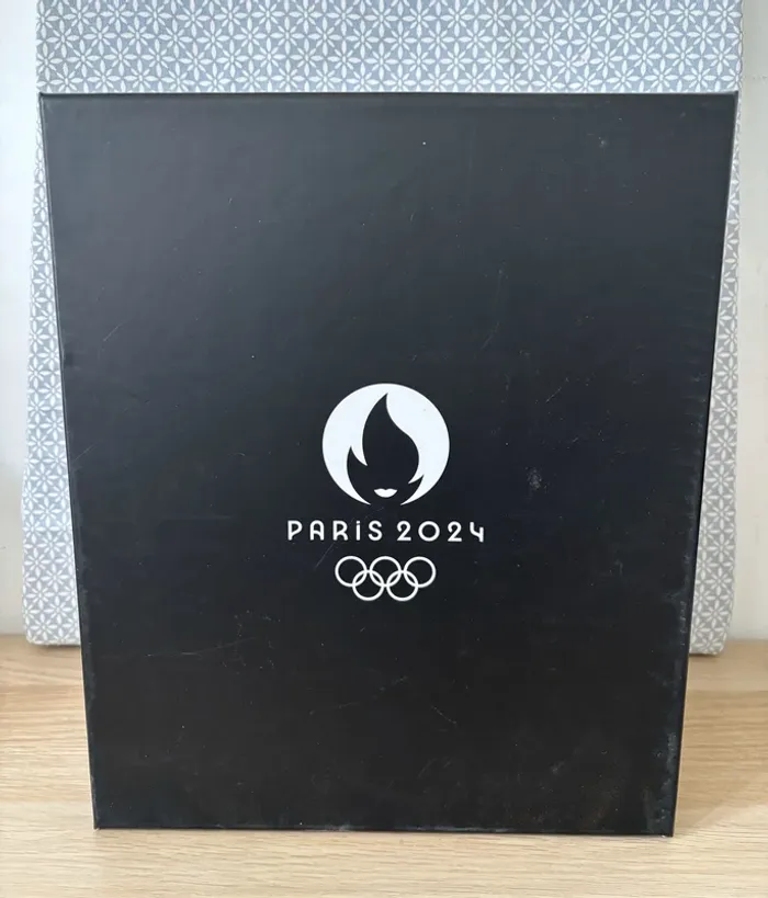 "Ours en Peluche Premium Blanc + Veste (37cm)" JO Paris 2024 (Made In France) - photo numéro 2