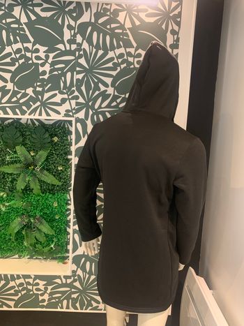 Veste à capuche long et noir