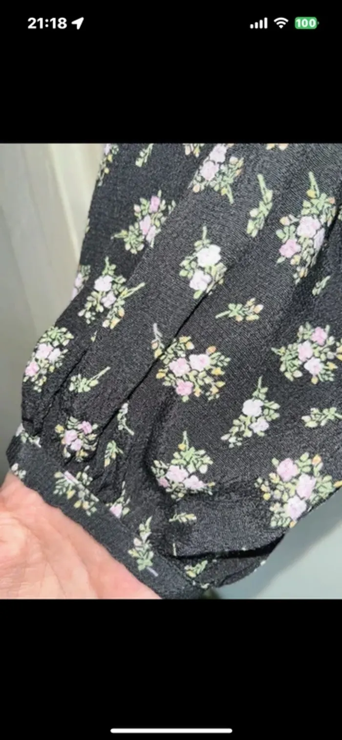 Jolie Robe noir à petites fleurs, taille S (taille grand) , Neuf - H&M - photo numéro 7