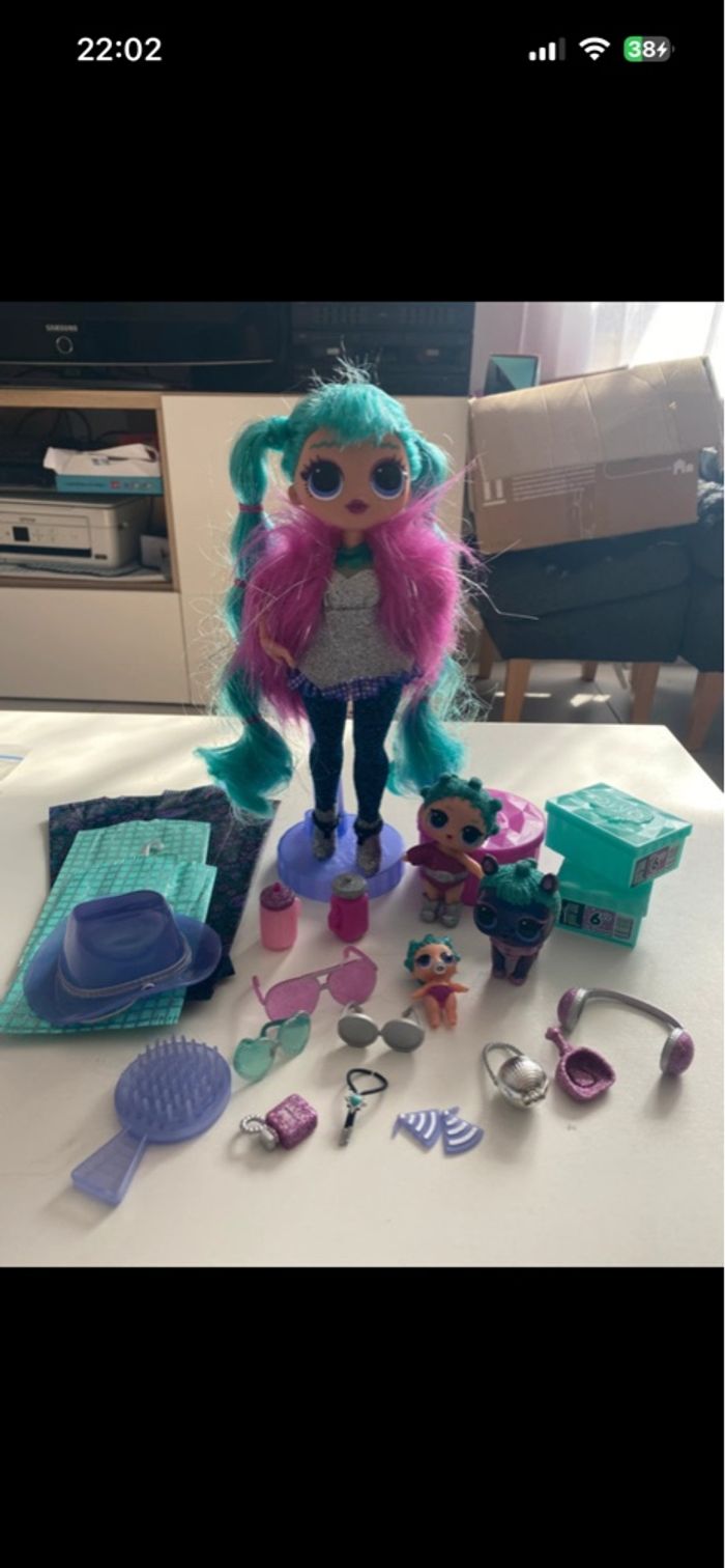 LOL Surprise OMG Model Doll - COSMIC NOVA - Includes Model Doll, Multiple Surprises and Fabulous Accessories