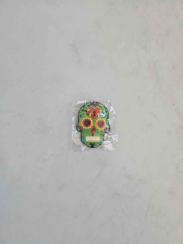 Magnet tête de mort Neuf cont6