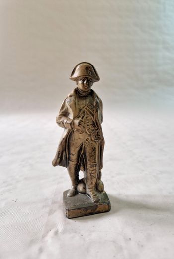 Figurine  / statuette  , empereur Napoléon