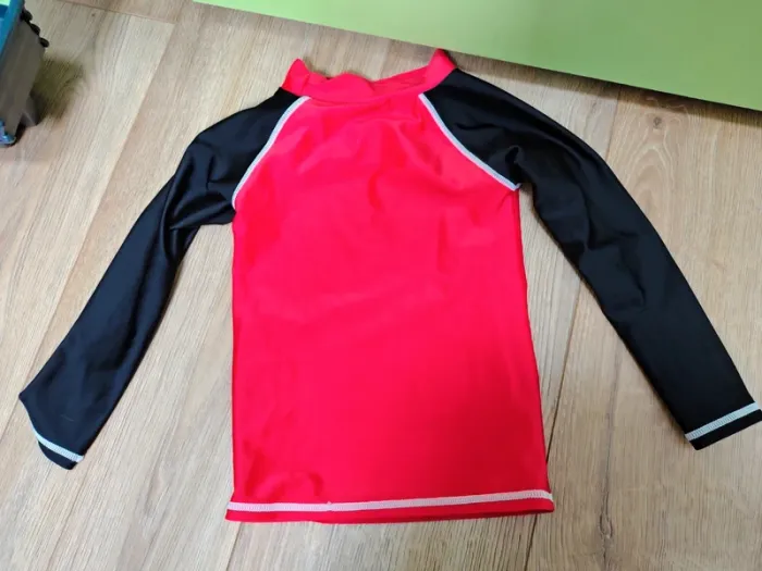 Tee shirt manche longue de plage mer piscine 4 ans cars Disney - photo numéro 4