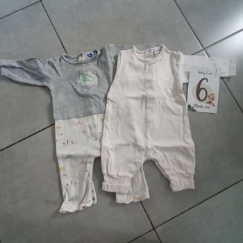 Lot de 2 pyjamas mi saison taille 6 mois