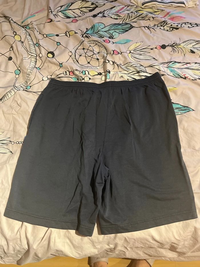 Short gris - photo numéro 6