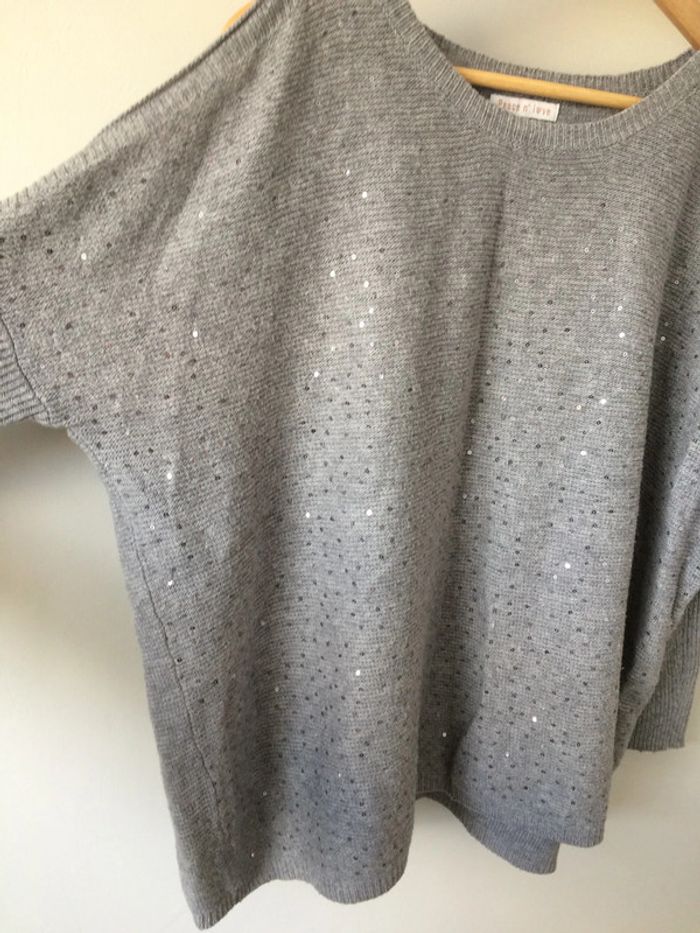 • Pull gris pailletté épaules dénudées • - photo numéro 10
