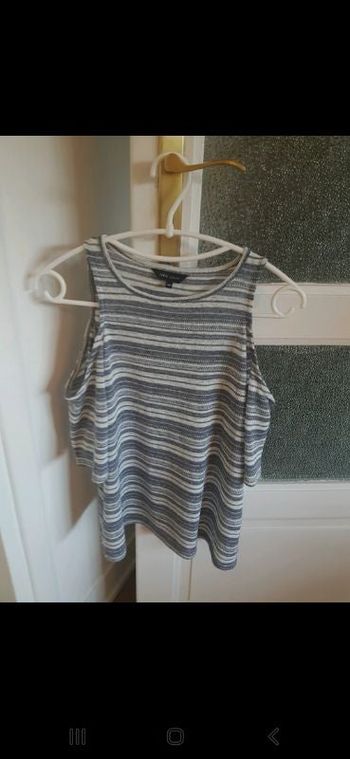 T-shirt rayé gris et blanc épaules dénudées New Look