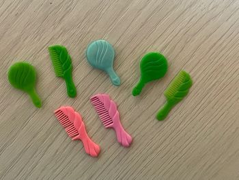 Lot peigne et brosse Shelly barbie