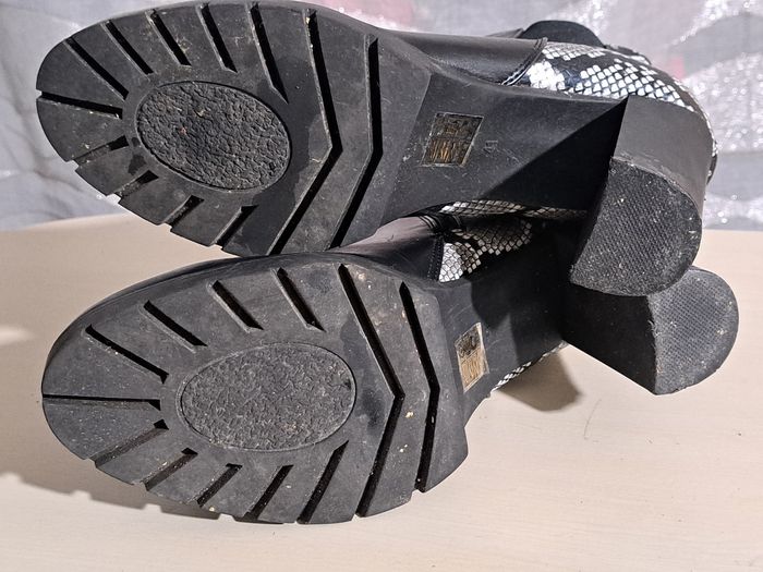 Bottines noires au motif peau de serpent 41 - photo numéro 10