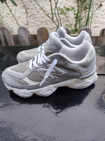 Vend New Balance 9060  acheter en janvier 2025 154,90€ très bon. État preuve de l' achat si besoin
